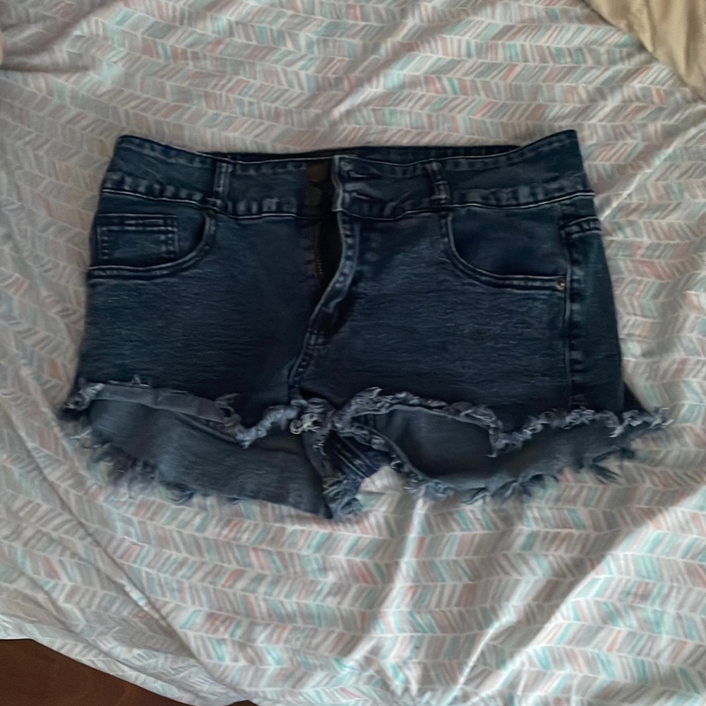 These are blue jean shorts from True Gypsy. They are a size small.